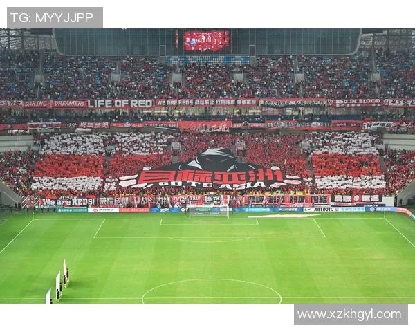 足球场上的13号传奇球星:从天赋到荣耀的蜕变之路 足球场上的13号传奇球星:从天赋到荣耀的蜕变之路